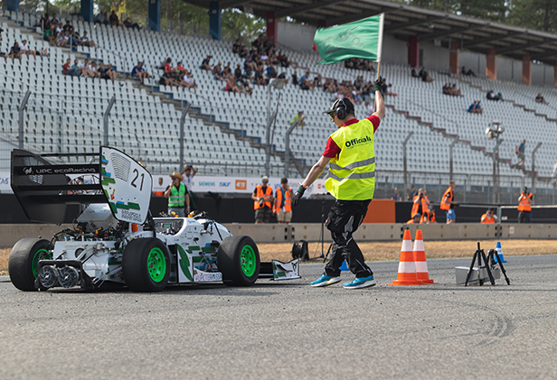 upc ecoracing race start